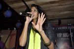 Anushka Manchanda live at Vero Moda in Khar,Mumbai on 22nd Aug 2012 (54).JPG
